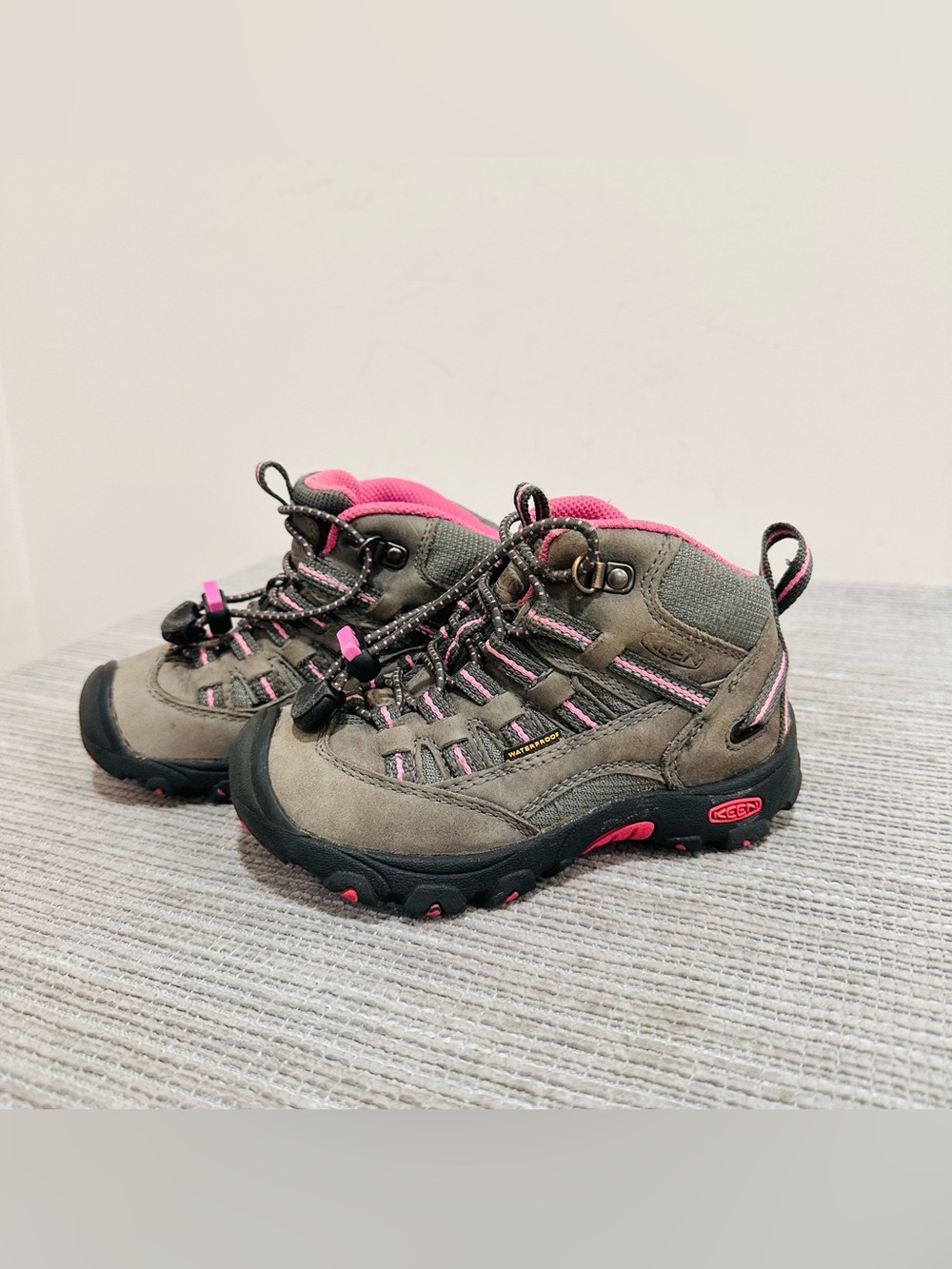 KEEN Alamosa Mid WP Kids Waterproof Hiking Boots Gray Pink Sz 9 Toddler 1007786